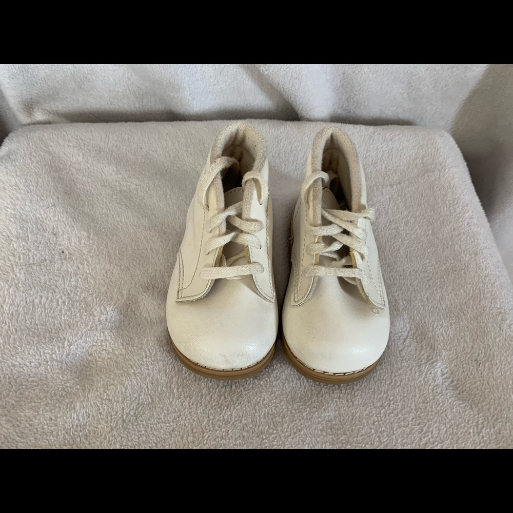 Set of two boots